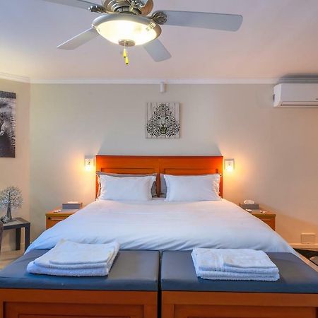 Pro Moni'S Guesthouse 무이젠버그 외부 사진